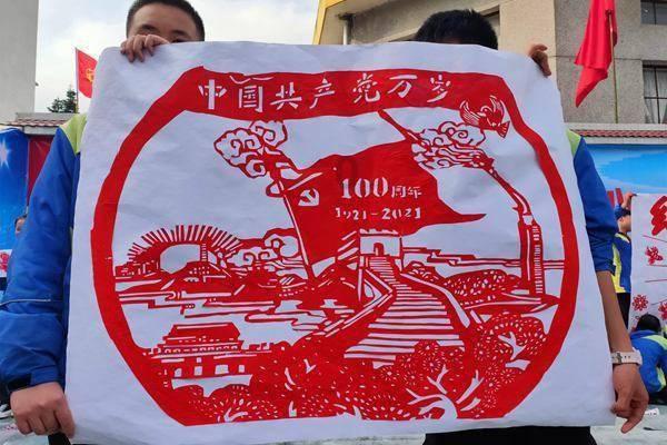 万相之王震撼登场:掌握凶兽咆哮技能,释放强大力量!